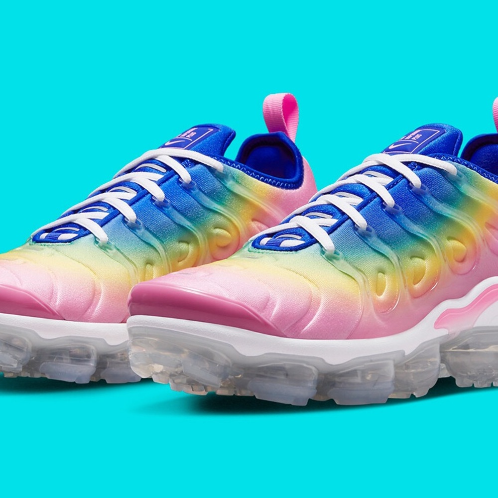 Women’s Nike VaporMax Sz 8.5 Rainbow